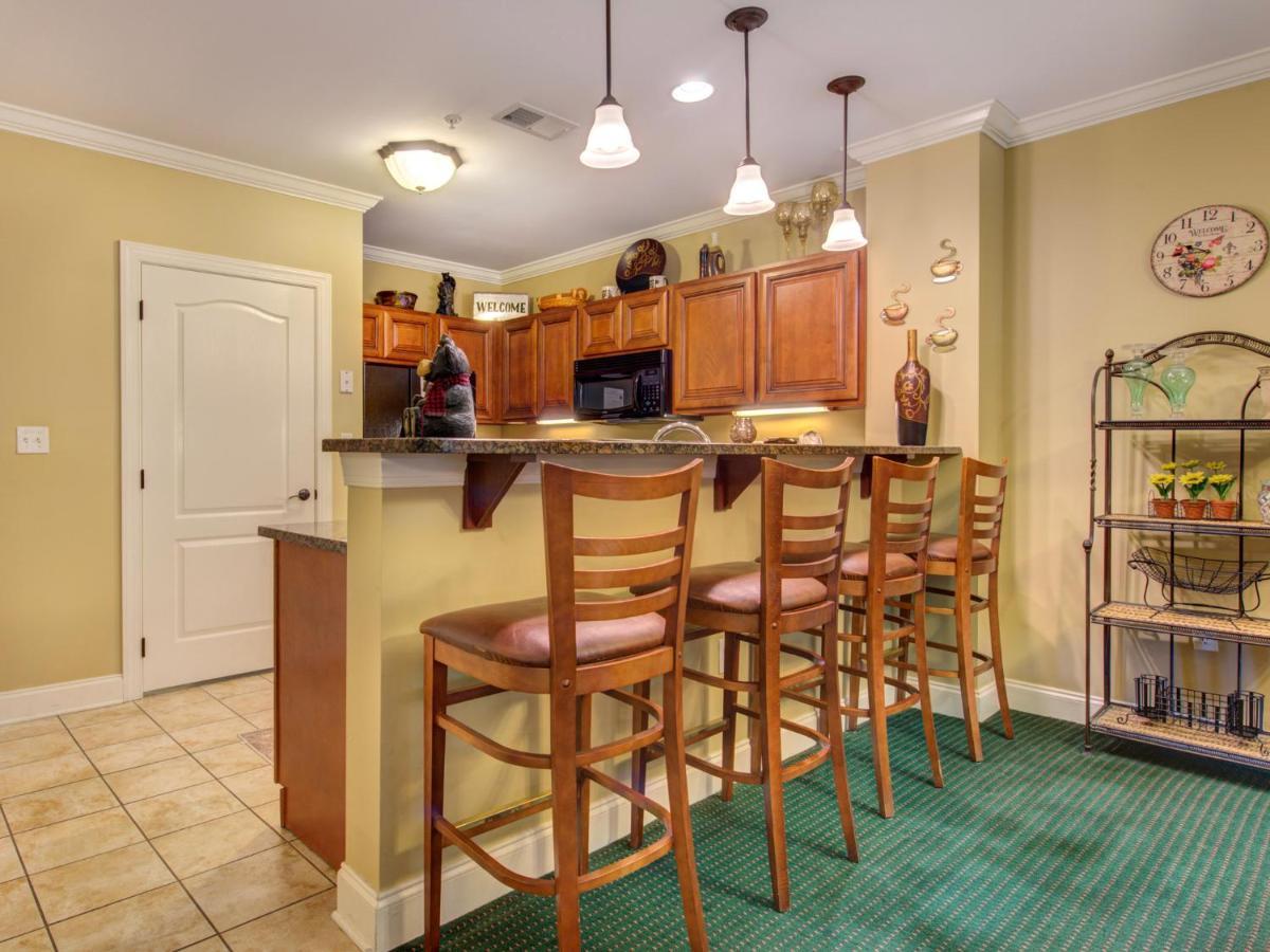 City Bear, 2Br, Pool, Spa, Downtown Gatlinburg, Sleeps 6 Apartment Exterior photo